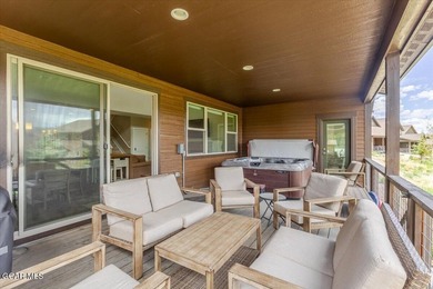 Welcome home to your fully furnished mountain escape located on - photo 7