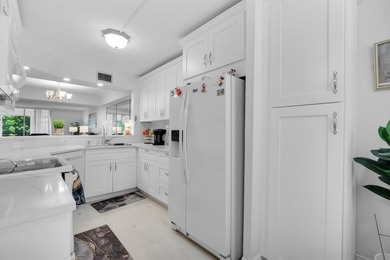 Beautifully renovated 2BR/2BA condo in Boca Raton's 55+ Barwood - photo 11