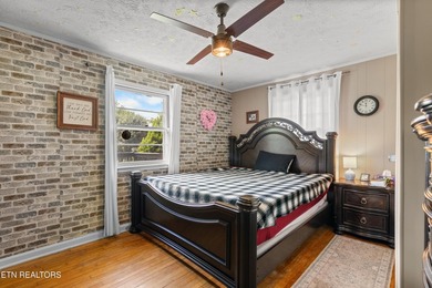 Check out this beautiful 2 bedroom, 1 bathroom home in - photo 12