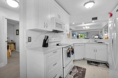 Beautifully renovated 2BR/2BA condo in Boca Raton's 55+ Barwood - photo 12