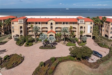 SPECTACULAR HARBOR VIEWS & RESORT-STYLE LIVING IN VIVANTE! From