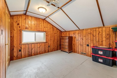 Charming 4 bedroom Buffalo City home with easy main-level living - photo 14