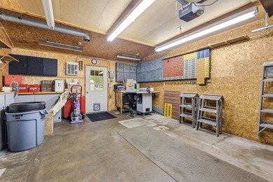 Charming 4 bedroom Buffalo City home with easy main-level living - photo 16