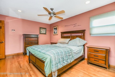 Located on a beautiful tree-lined block in the heart of - photo 16