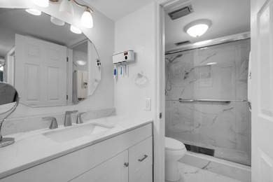 Beautifully renovated 2BR/2BA condo in Boca Raton's 55+ Barwood - photo 17