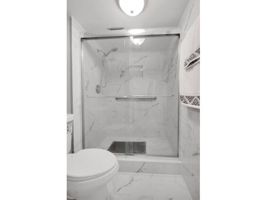 Beautifully renovated 2BR/2BA condo in Boca Raton's 55+ Barwood - photo 18