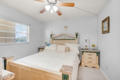 Beautifully renovated 2BR/2BA condo in Boca Raton's 55+ Barwood - photo 20