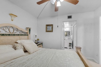 Beautifully renovated 2BR/2BA condo in Boca Raton's 55+ Barwood - photo 21