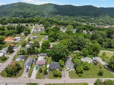 Check out this beautiful 2 bedroom, 1 bathroom home in - photo 22
