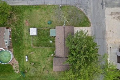 Charming 4 bedroom Buffalo City home with easy main-level living - photo 22