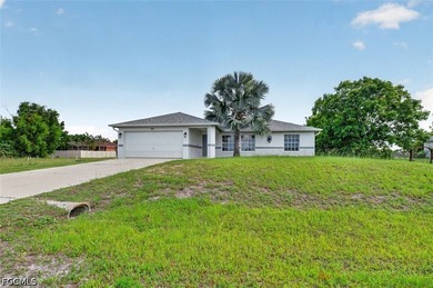 This beautifully maintained 3 bedroom, 2 bathroom home blends - photo 3