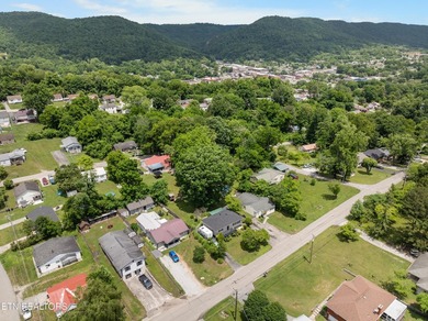Check out this beautiful 2 bedroom, 1 bathroom home in - photo 23