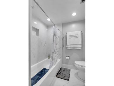Beautifully renovated 2BR/2BA condo in Boca Raton's 55+ Barwood - photo 24