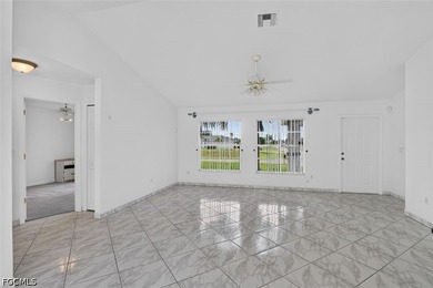 This beautifully maintained 3 bedroom, 2 bathroom home blends - photo 8