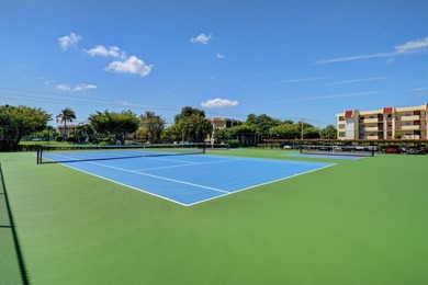 Beautifully renovated 2BR/2BA condo in Boca Raton's 55+ Barwood - photo 33