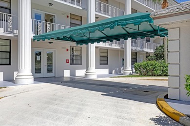 Beautifully upgraded condo offering modern finishes and - photo 4