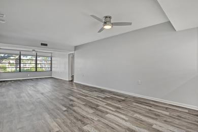 Beautifully upgraded condo offering modern finishes and - photo 7