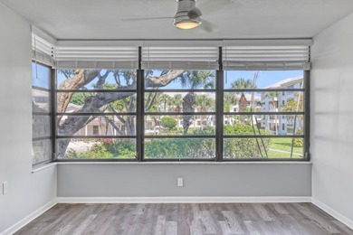 Beautifully upgraded condo offering modern finishes and - photo 9