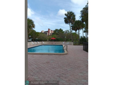 (private lake, pond, creek) Condo For Sale in Pompano Beach Florida