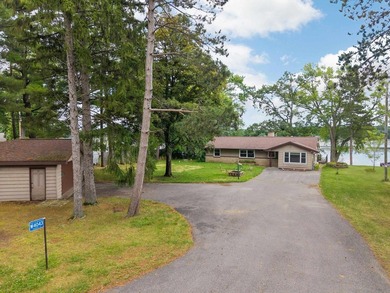 Beautifully updated, move-in ready 2BR, 1.5BA accessible ranch - photo 1