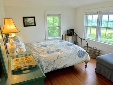 *Lawrence House* Sweet iconic Farmhouse with gorgeous views of - photo 16