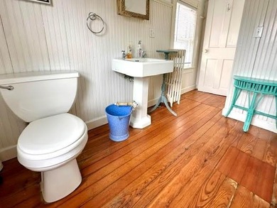 *Lawrence House* Sweet iconic Farmhouse with gorgeous views of - photo 22