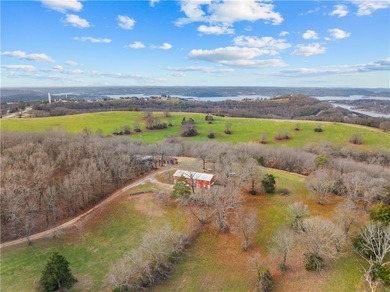 99 +/- acres with stunning views of Table Rock Lake! This - photo 25
