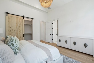 Fantastic opportunity to own this newly completed, custom beach - photo 33