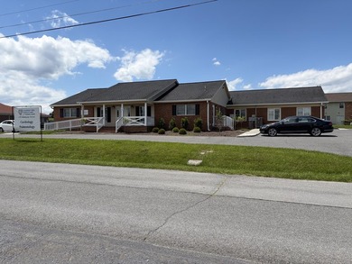A really nice brick, medical/office building in a great location - photo 1