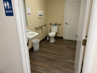 A really nice brick, medical/office building in a great location - photo 8