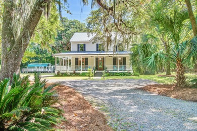This fully licensed Johns Island Bed and Breakfast complex is