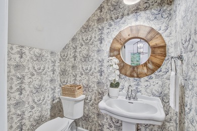 This fully licensed Johns Island Bed and Breakfast complex is