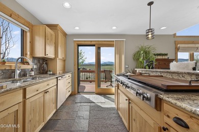 270 degrees panoramic views, 1.34 private acres, and a layout - photo 10