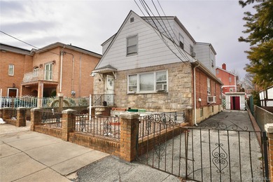 East River Townhome/Townhouse Sale Pending in East Elmhurst New York