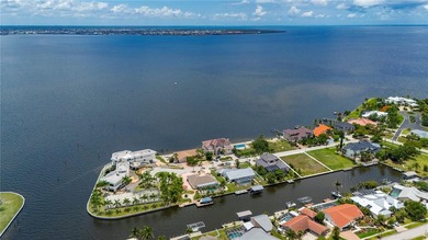 Picture stepping from your backyard onto your boat and reaching - photo 3