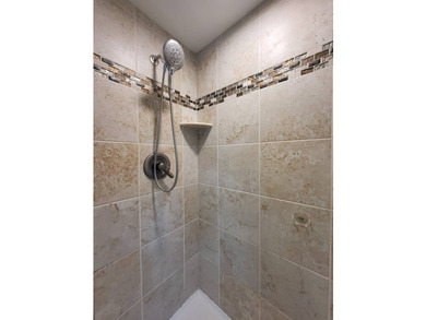 A lovely 2020 renovation, redone from the bottom up! This 2 - photo 22