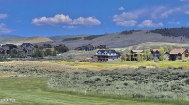 Wake up to panoramic mountain views and the pristine greens of - photo 2