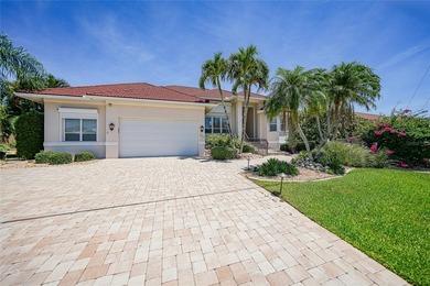 Waterfront Luxury Living with Sailboat Access!
Offered fully - photo 4