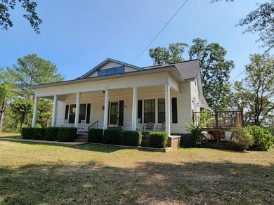 Motivated sellers! This country style home is welcoming from the - photo 3
