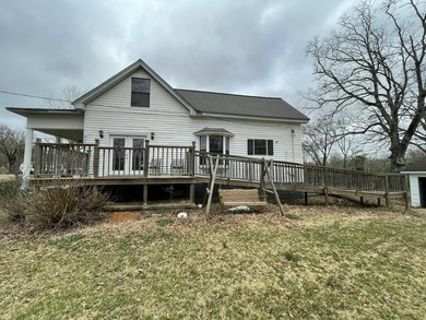 Motivated sellers! This country style home is welcoming from the - photo 6