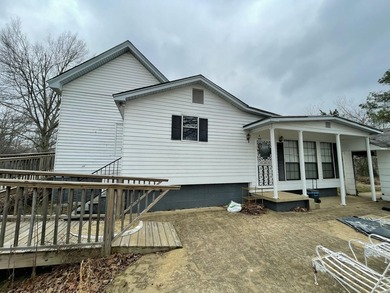 Motivated sellers! This country style home is welcoming from the - photo 7