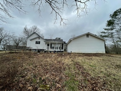 Motivated sellers! This country style home is welcoming from the - photo 8