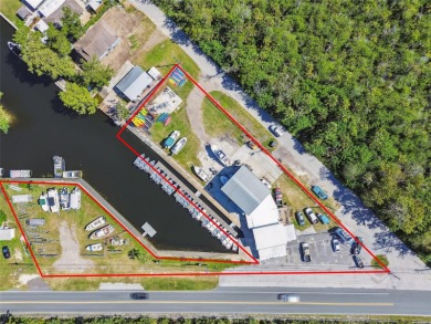 A once-in-a-lifetime chance to own a thriving waterfront - photo 2