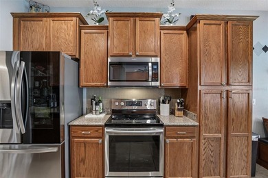 Under contract-accepting backup offers. When only the BEST will - photo 16