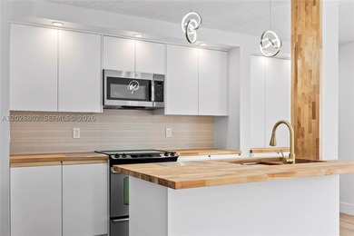 Huntington Lakes Condo For Sale in Delray Beach Florida