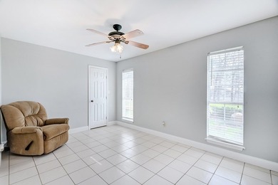Prime lakefront retreat on Sam Rayburn offering over 2 acres and - photo 21