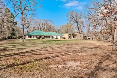 Prime lakefront retreat on Sam Rayburn offering over 2 acres and - photo 29