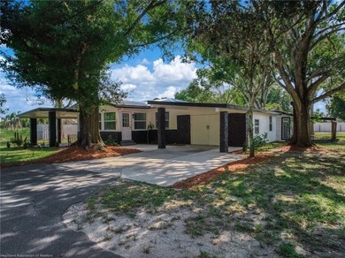 Discover this absolutely charming three-bedroom, two-bathroom - photo 2