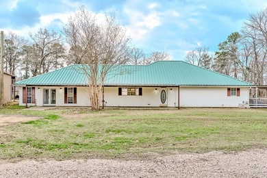 Prime lakefront retreat on Sam Rayburn offering over 2 acres and - photo 42