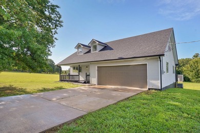 Escape to the country without sacrificing convenience! Nestled - photo 4